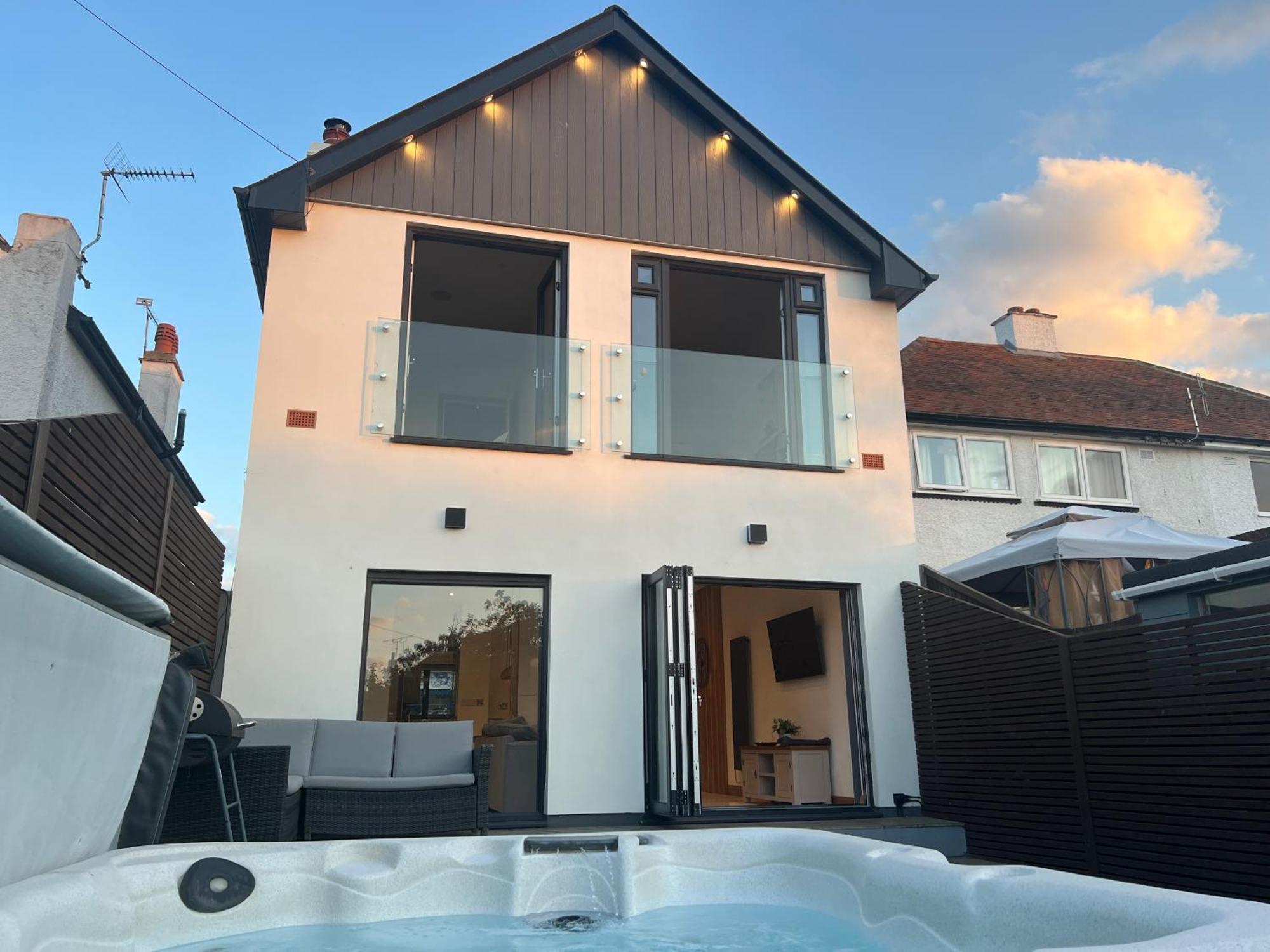 Broadway Beach Home With Hot Tub Herne Bay Extérieur photo
