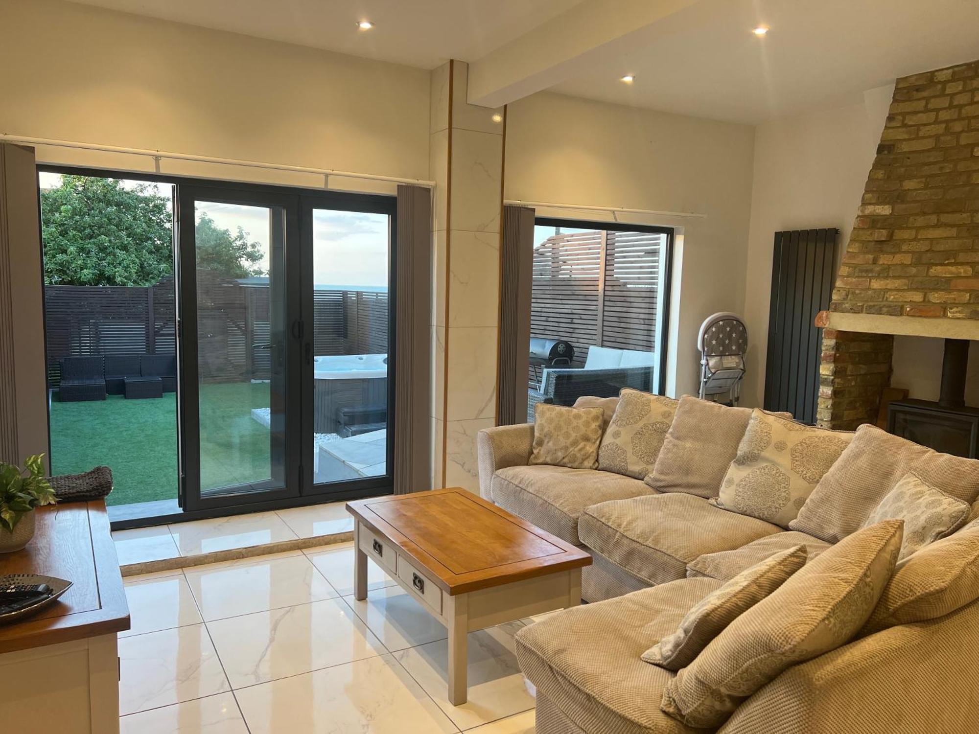Broadway Beach Home With Hot Tub Herne Bay Extérieur photo