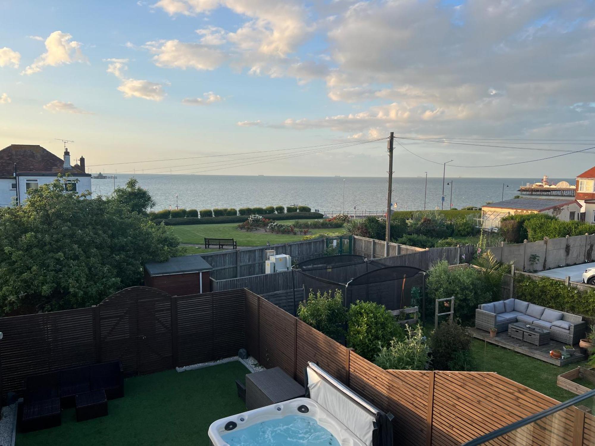 Broadway Beach Home With Hot Tub Herne Bay Extérieur photo